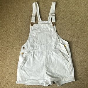 Universal thread white short overalls